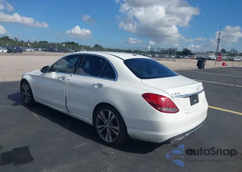 2015 Mercedes-Benz C 300 Luxury/Sport из США, поврежденный, VIN 55SWF4JBXFU064488